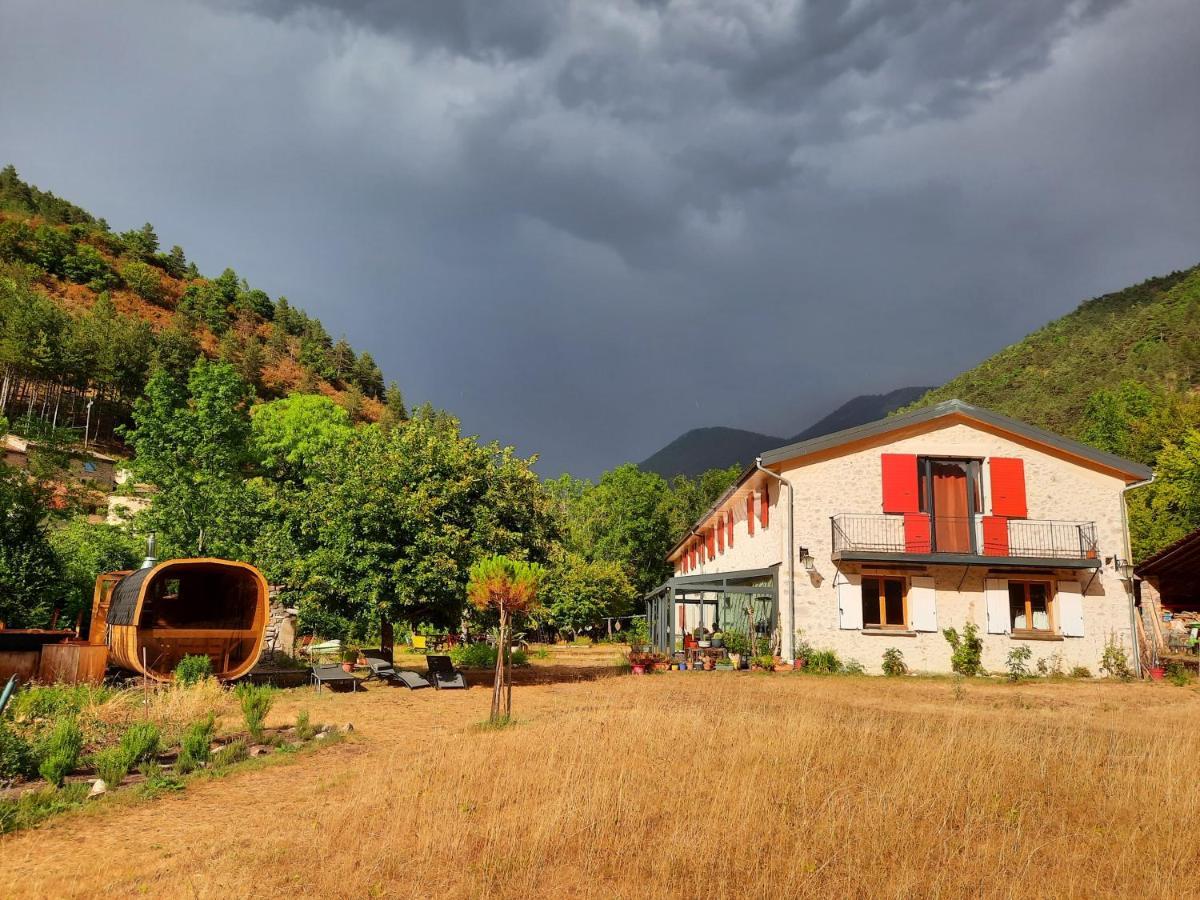 La Bergerie A Menee Hotel Châtillon-en-Diois Kültér fotó